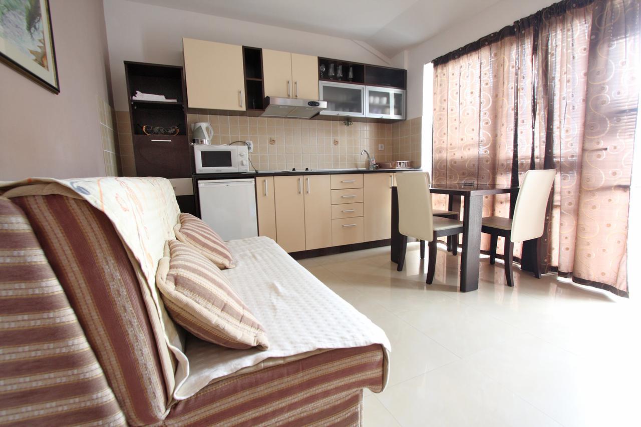 Apartmani Irena Петровац Экстерьер фото